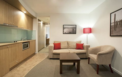 The Waves Apartments - Accommodation Brisbane 6