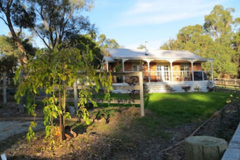 Honeyeater Cottage - Accommodation Brisbane 0