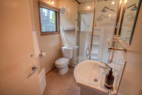 Sharpys Chalet - Accommodation Brisbane 6