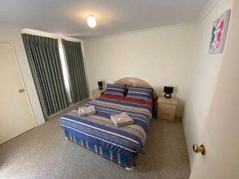 Port Bouvard Beach Holiday Home Mandurah - Accommodation Brisbane 3