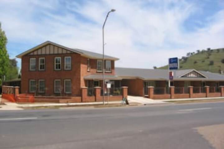 Dhuragoon NSW Accommodation Brisbane