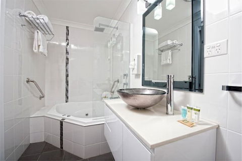 Dolphin Shores - Accommodation Brisbane 5