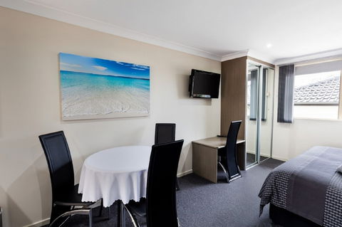 Dolphin Shores - Accommodation Brisbane 4