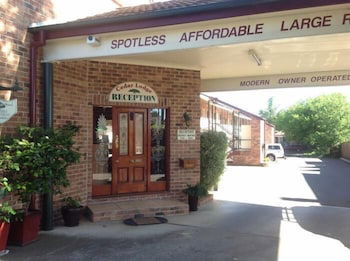 Cedar Lodge Motel - Accommodation Brisbane 1
