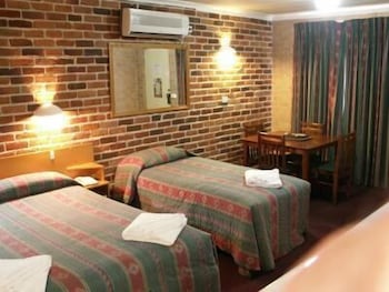 Cedar Lodge Motel - Accommodation Brisbane 6