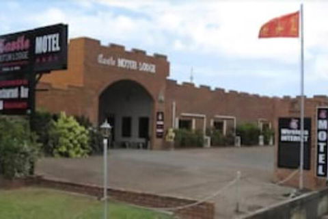 Castle Motor Lodge - Accommodation Brisbane 0