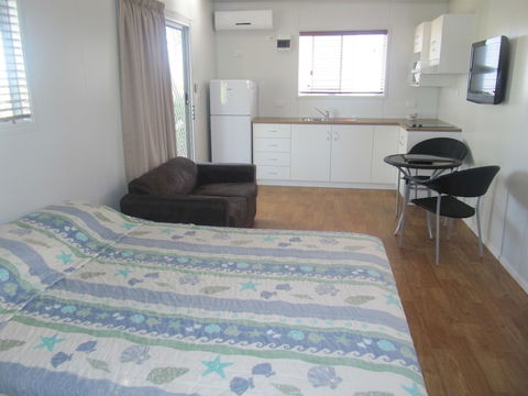 Tropical Beach Caravan Park - Accommodation Brisbane 4