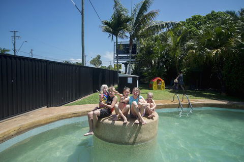 Cool Palms Motel - Accommodation Brisbane 2