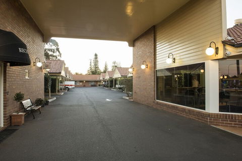 Cotswold Motor Inn - Accommodation Brisbane 1