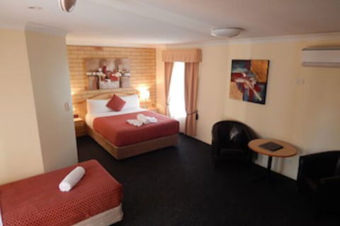 Cotswold Motor Inn - Accommodation Brisbane 0