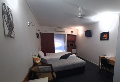 Ayr Travellers Motel - Accommodation Brisbane 3