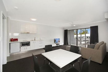 Cooroy Luxury Motel Apartments Noosa - Accommodation Brisbane 4