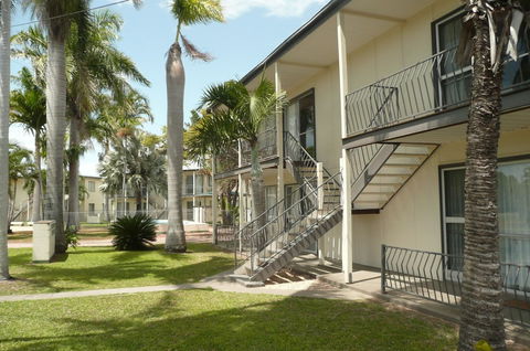 Ocean Breeze Units - Accommodation Brisbane 0
