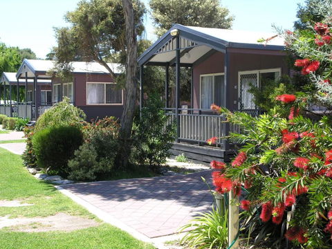 Lakeside Tourist Park - Accommodation Brisbane 6