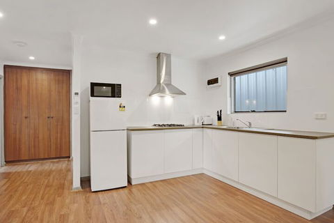 Adelaide Holiday Homes - Accommodation Brisbane 7