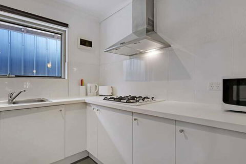 Adelaide Holiday Homes - Accommodation Brisbane 6