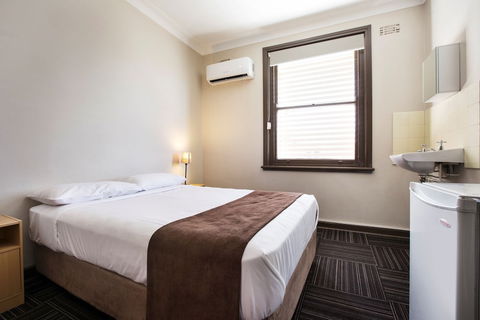 Toongabbie Hotel - Accommodation Brisbane 2
