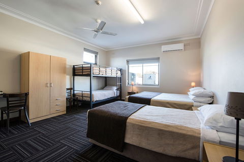 Toongabbie Hotel - Accommodation Brisbane 3