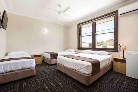 Toongabbie Hotel - Accommodation Brisbane 4