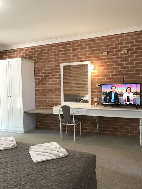 Country Gardens Motor Inn - Accommodation Brisbane 5