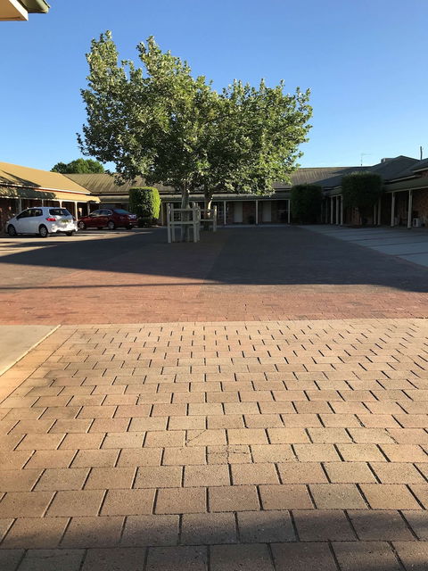 Country Gardens Motor Inn - Accommodation Brisbane 0