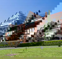 Wallacia Hotel - Accommodation Brisbane