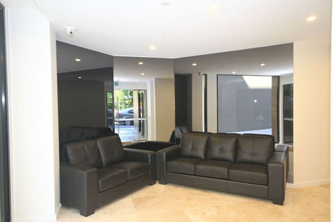 RNR Serviced Apartments North Melbourne - Accommodation Brisbane 2