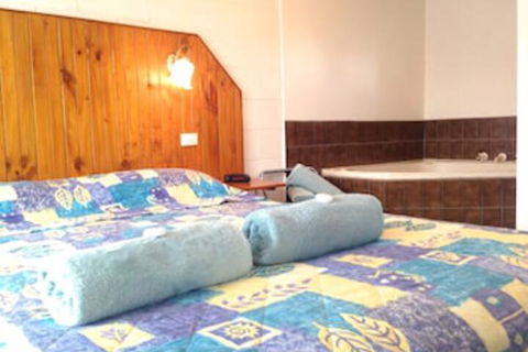 Pelicans Motel San Remo - Accommodation Brisbane 1