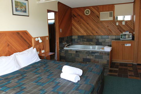 Pelicans Motel San Remo - Accommodation Brisbane 5