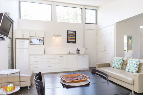 By The Beach B&B And Apartments - Accommodation Brisbane 4