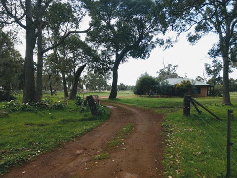 Dunsborough Rail Carriages & Farm Cottages - Accommodation Brisbane 5