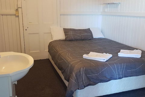 Queens Arms Hotel - Accommodation Brisbane 3