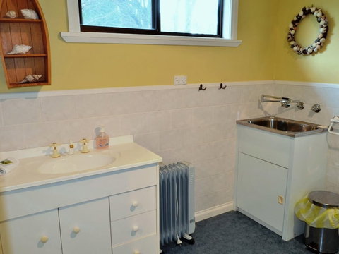 Beach Baby On Freycinet - Accommodation Brisbane 0