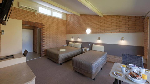 Tenterfield Motor Inn - Accommodation Brisbane 2