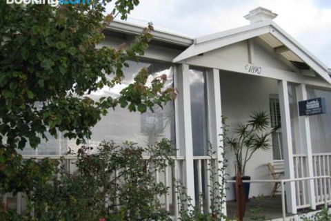 Three Chimneys Bed & Breakfast Boutique Guest House - Accommodation Brisbane 0