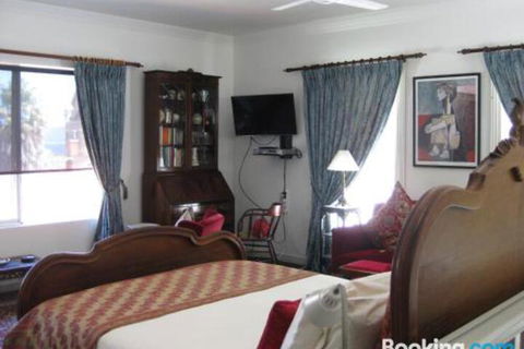 Three Chimneys Bed & Breakfast Boutique Guest House - Accommodation Brisbane 7