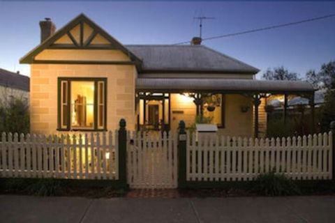 Foxgloves B & B - Accommodation Brisbane 0