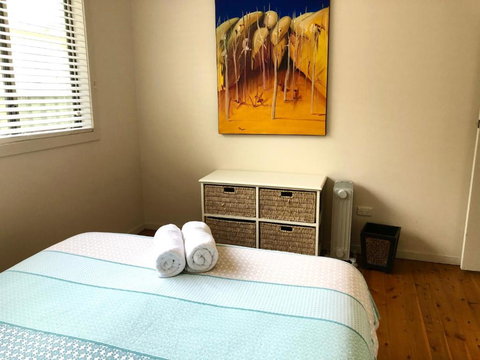 Ocean Beach Cottage - Accommodation Brisbane 2