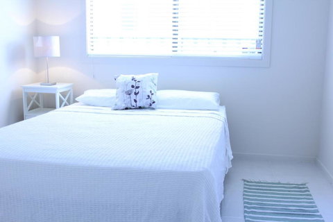 Ocean Beach Cottage - Accommodation Brisbane 3