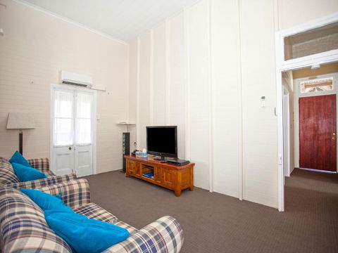 CBD Holiday Home - Accommodation Brisbane 2
