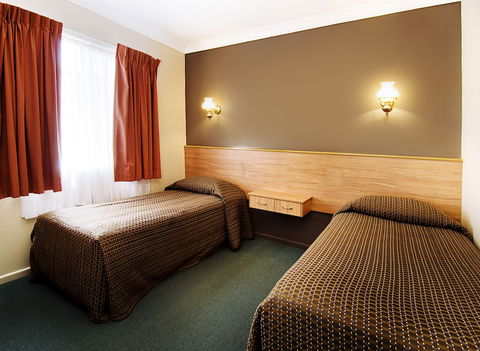 Riviera On Ruthven Motel - Accommodation Brisbane 2