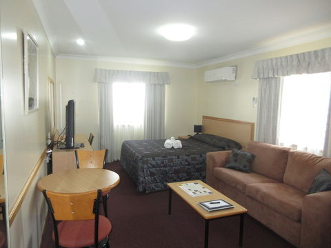 Riviera On Ruthven Motel - Accommodation Brisbane 3