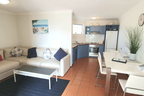 Scarborough Beach Front Resort Shell 4 - Accommodation Brisbane 1