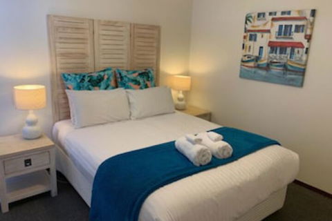 Scarborough Beach Front Resort Shell 4 - Accommodation Brisbane 0