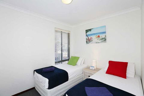 Scarborough Beach Front Resort Shell 4 - Accommodation Brisbane 6