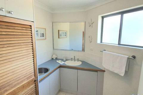 Scarborough Beach Front Resort Shell 4 - Accommodation Brisbane 5