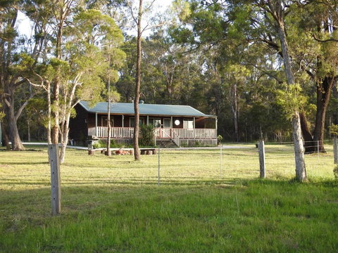 Wallaby Cottage Cute Accom In Bushland Setting - Accommodation Brisbane 4