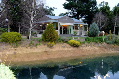 Still Waters - Accommodation Brisbane 6