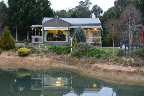 Still Waters - Accommodation Brisbane 5