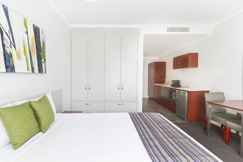 Abode Narrabundah - Accommodation Brisbane 3